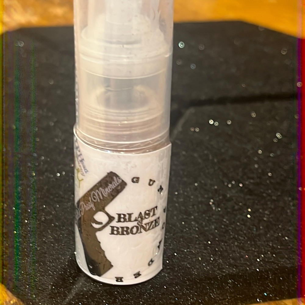 Blast Of Bronze Talc free Spray Mineral Make Up Bronzer - Picture 2 of 2